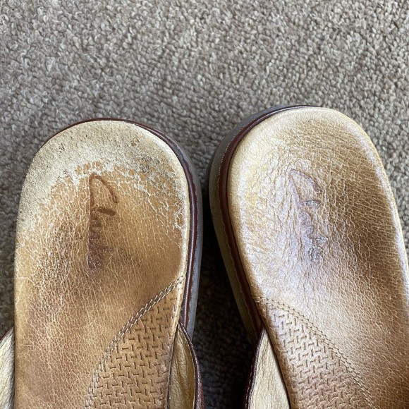 Clarks Brown Leather Cross Slides Comfort Sandals Size 8 - Picture 3 of 7